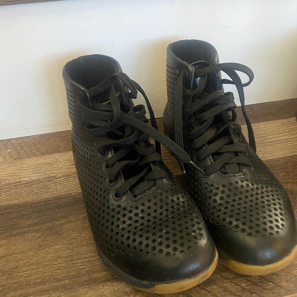 NoBull women size 5.5